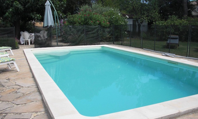 Nages-et-Solorgues Villa | NIMES 12 km, VILLA SPACIEUSE PISCINE 4 to 6 P.