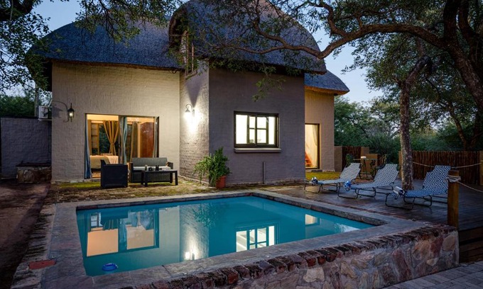 Hoedspruit House | Nkanyi Wildlife House & Cottage
