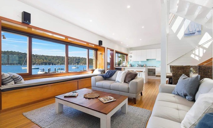 Scotland Island House | No.1 Scotland Island Retreat|Private Waterfront