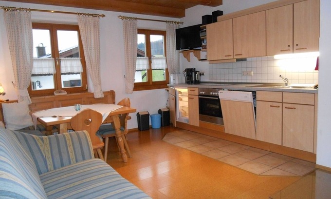 Ruhpolding Apartment | No. 2 Holiday apartment Hörndlwand 70sqm, balcony, 2 bedrooms, 1 bed-sitting room