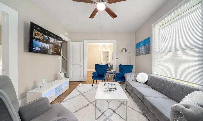 Grand Rapids House | No Place Like Home - Welcome Friends and Families - Sleeps 10