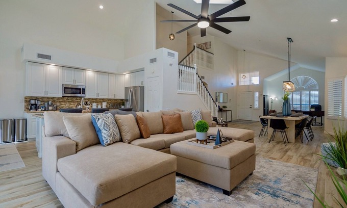 Central Scottsdale House | NO TAX! Stunning$100K+Remodel! Perfect QuietLocation,HtdPool,Spa,BBQ,FirePit,SUV