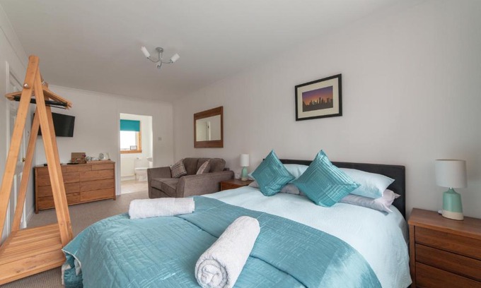 Stornoway Bed & Breakfast | No. Three