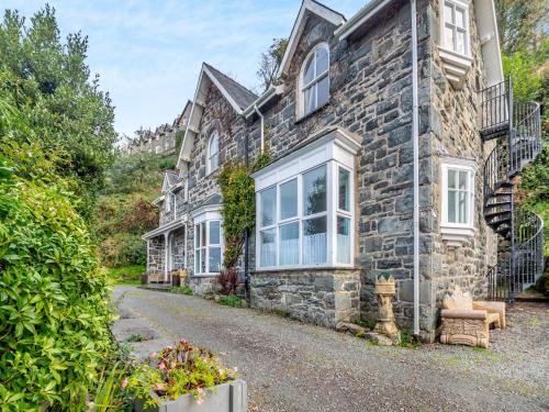 Harlech House | Noddfa