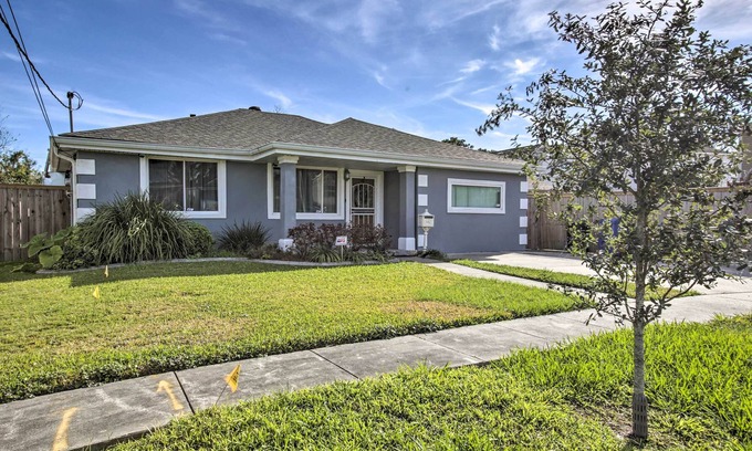Gentilly House | NOLA Home w/ Porch & Grill: 4 Mi to French Quarter