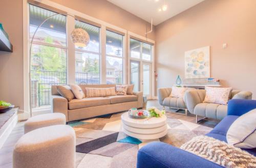 Canmore House | Nomad by Samsara Resort - Panorama Top View - 4BR & 5BTH