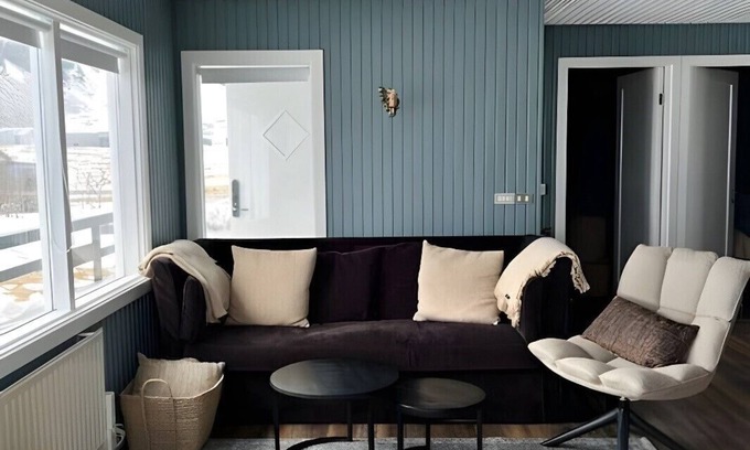 Arnarstapi Cabin | Nonholl cabin, unique getaway in Iceland