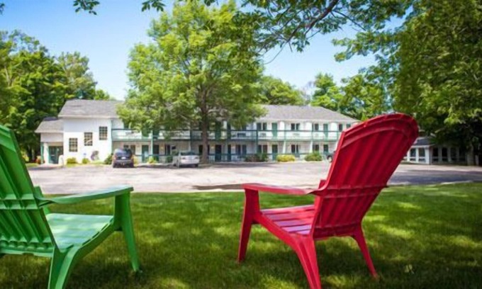 Sister Bay Hotel | Nordic Lodge