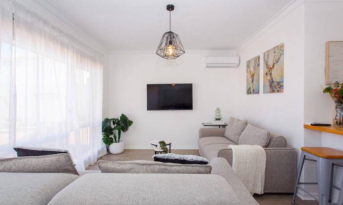 North Beach Apartment | North Beach Nest – Walking Distance to North Beach