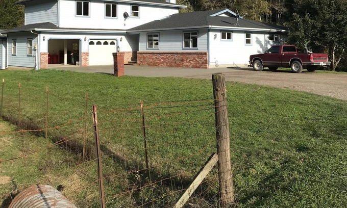 Brookings House | North Fork Chetco River House