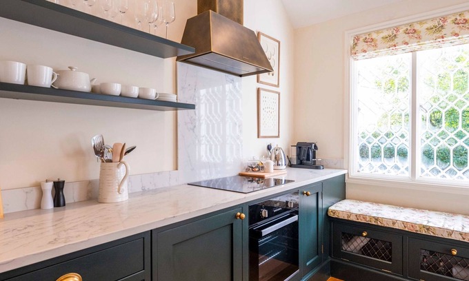 Reading House | North Lodge Luxury Accommodation