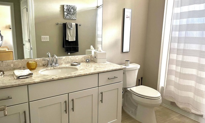 Naples Condo | North Naples Luxury Condo - west of I-75 - close to the best of Naples!