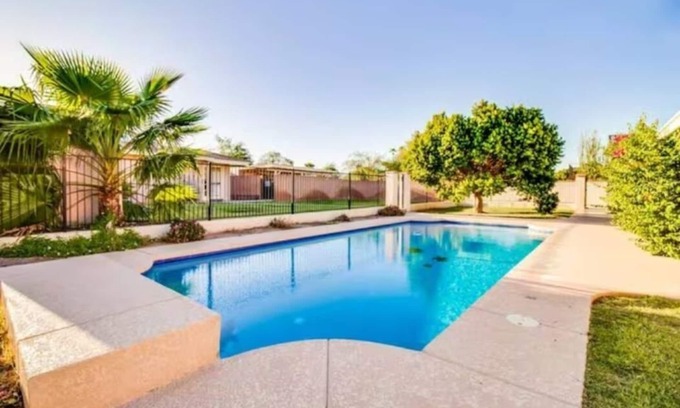 Paradise Valley Village House | North Phoenix 6 Bedroom with Guest House & Pool! Great for Large Groups