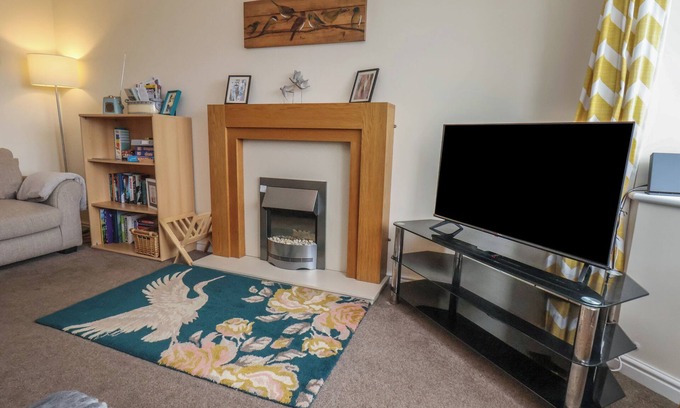 Loftus House | NORTH TERRACE, pet friendly, character holiday cottage in Loftus