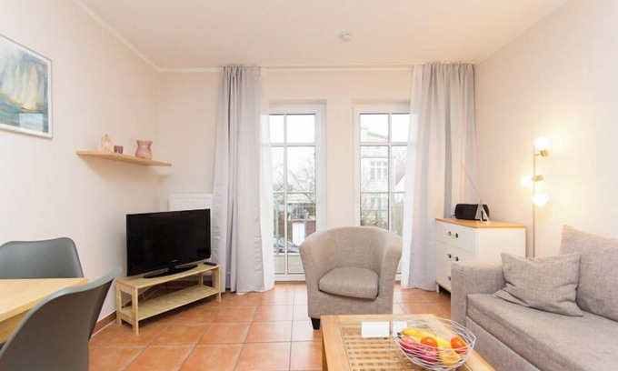 Warnemuende Apartment | North Wind - studio on electricity, nice apartment, quiet location, 2 - 4 pers.