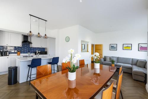 Northampton Apartment | Northampton 3 Bed 3 Bathroom New Duplex Apartment