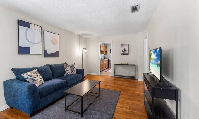 San Marco Apartment | Northeast Florida Retreat