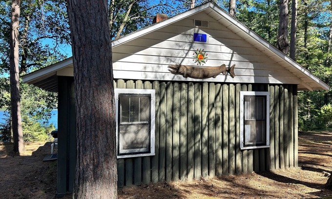 Hazelhurst Resort | Northern Pike Place ~ Charming 2 Bedroom at Historical Resort in Hazelhurst, WI