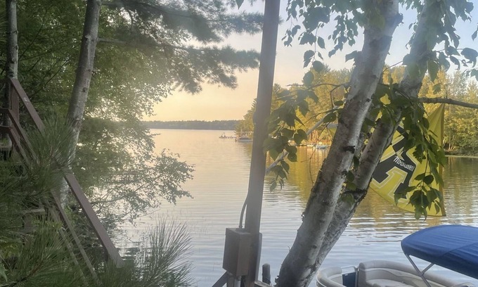 Eagle River Cabin | Northwoods 4 bedroom cabin on SE corner of Eagle Lake