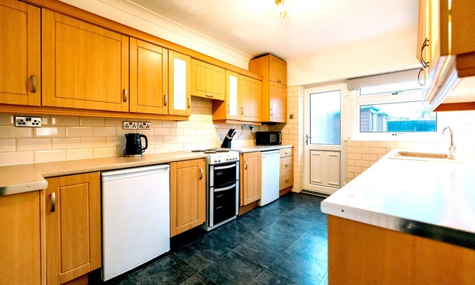 Stockton-on-Tees House | Norton Village View Workstays UK Video Tour Available
