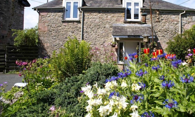 Casterton House | Norwood Cottage