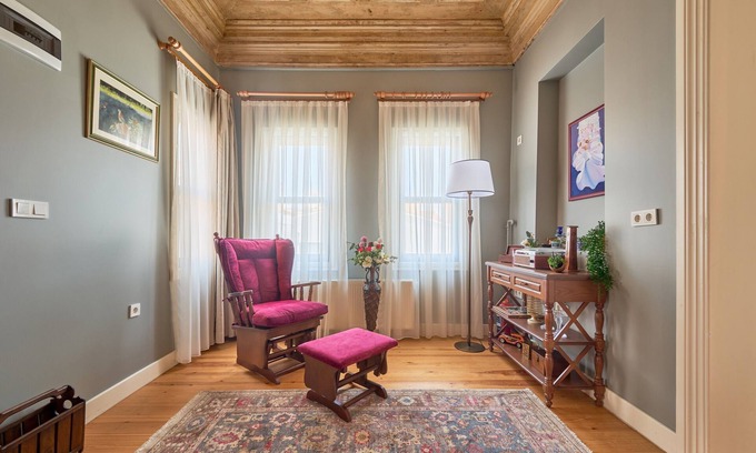 Balat House | Nostalgic & Comfortable Historical Home!