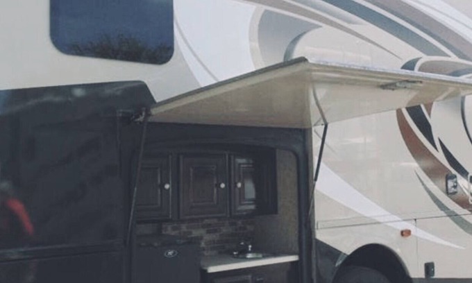 Lake George House | Not CAMPING but….GLAMPING