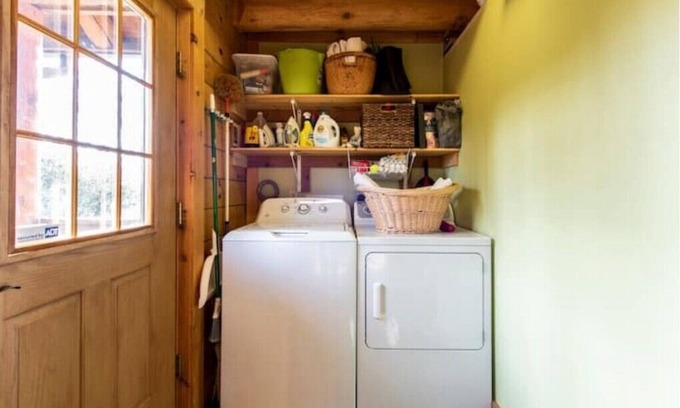 Shelbyville Cabin | Not your Mother’s Log Cabin!