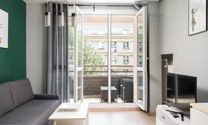 Nowa Praga Apartment | Nowa Praga Homely Apartment