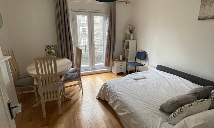 Elephant and Castle Apartment | nPrime London location walk to Big Ben & west End