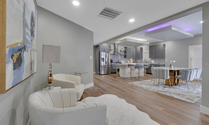 West Central Condo | nStylish Downtown Fort Wayne 3BR 2 BA Condo WiFi & Free Parking