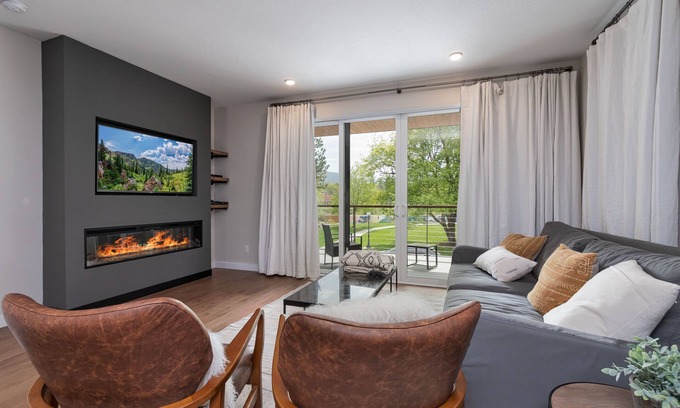 Heart of Missoula House | nTownhome with Stunning Views & Modern Finishes