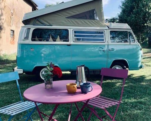 Torchefelon House | Nuit insolite Combi Volkswagen T2B campagne