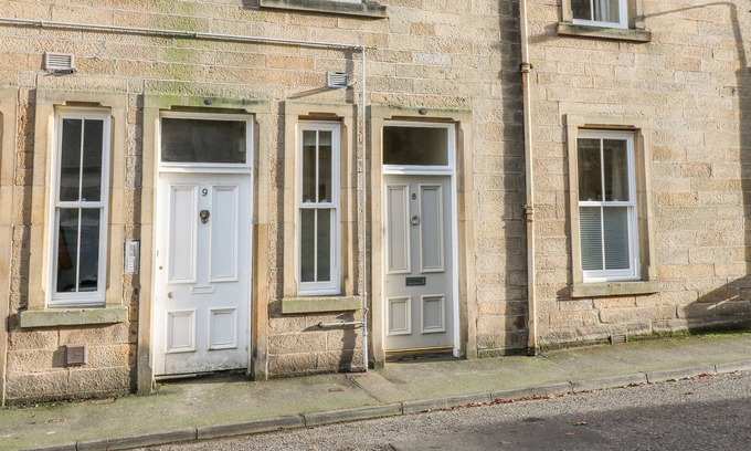 Jedburgh Apartment | NUMBER EIGHT, romantic, character holiday cottage in Jedburgh