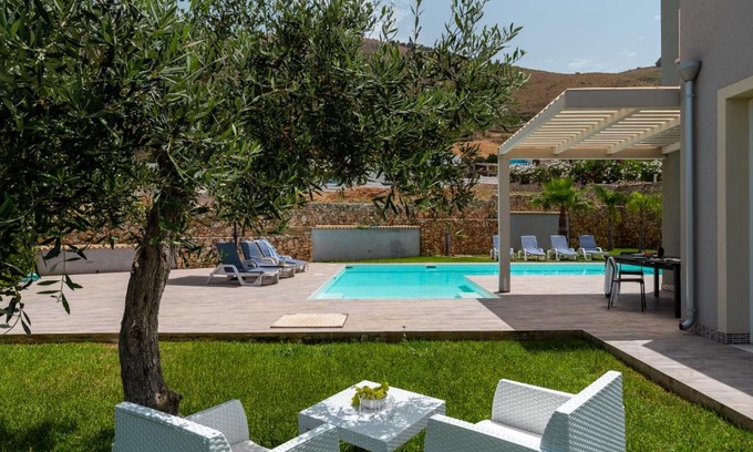 Castellammare del Golfo Villa | Nuova Villa a Scopello con piscina privata