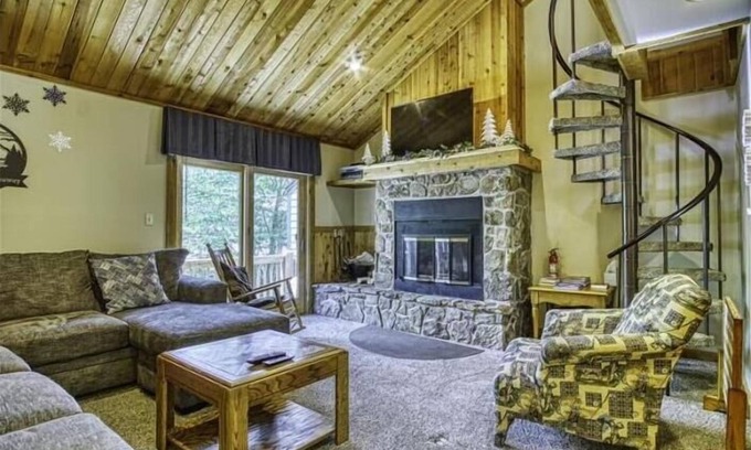 Timberline Condo | NWA4- Beautifully updated! Sleeps 8