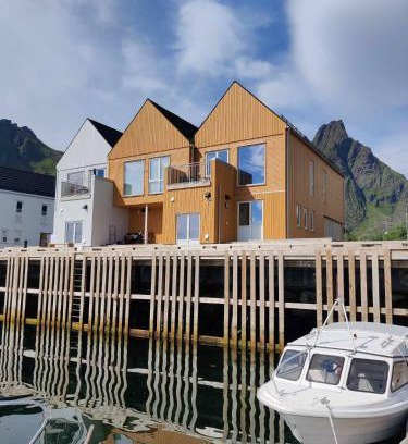 Ballstad House | Ny rorbu på kaikanten