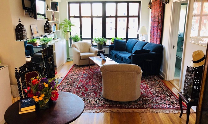 Upper East Side House | NYC 2 BR 2 BA Apt A/C Upper East Side