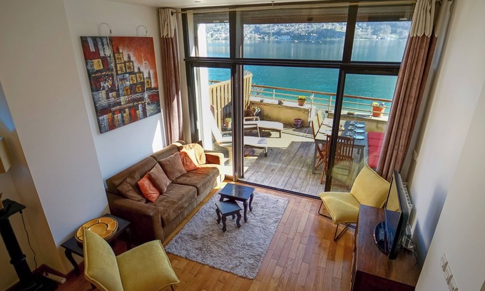Duingt Apartment | O bord de l'O - Duplex apartment on the water in Duingt