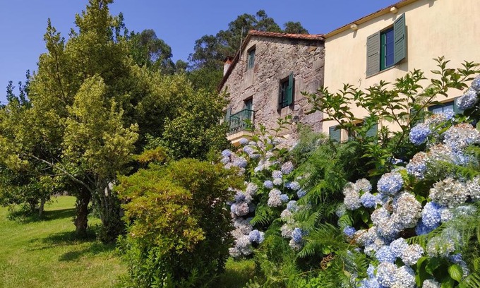 Outes House | O Lughar Dabaixo Fogar Natural