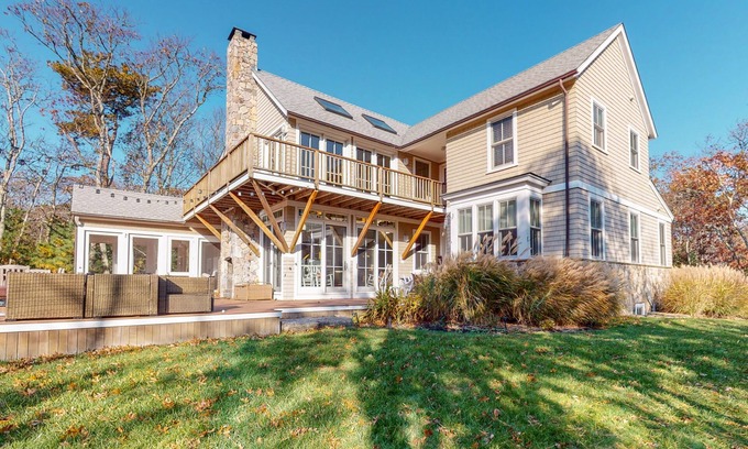 Lagoon Heights House | Oak Bluffs Bliss | Beautiful Getaway | Home Theater