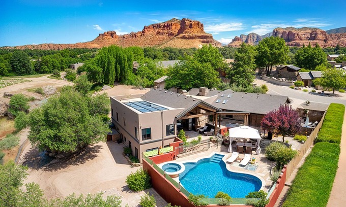 Oak Creek House | Oak Creek Oasis: Pool, Spa, Golf