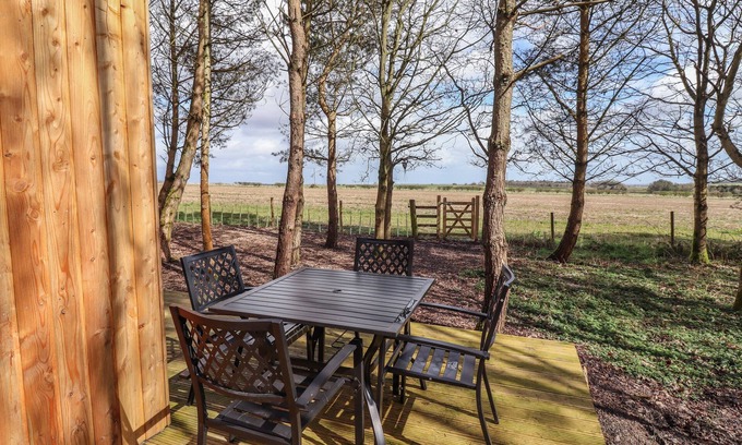 Morpeth Cottage | OAK LODGE, pet friendly, character holiday cottage in Morpeth