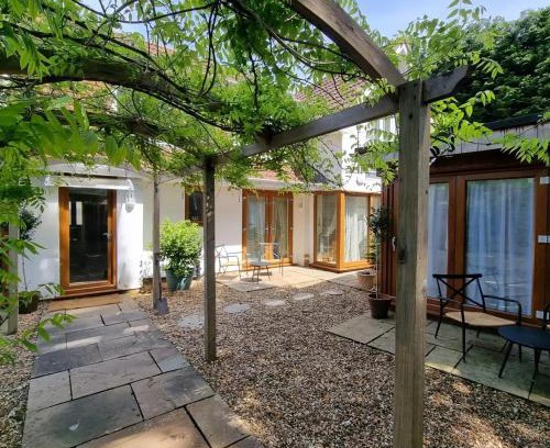 New Forest District House | Oak Tree Rooms LTD