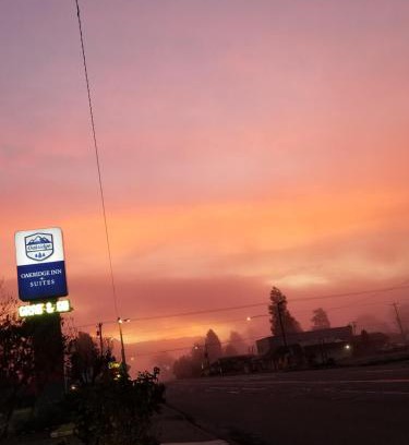 Oakridge Hotel | Oakridge Inn & Suites