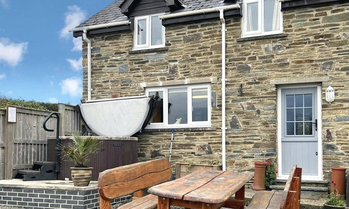 Cardigan Cottage | Oaktree Cottage, Cardigan
