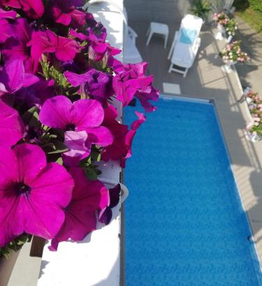 Pavarolo Apartment | Oasirelax -camera con vista a un passo da torino