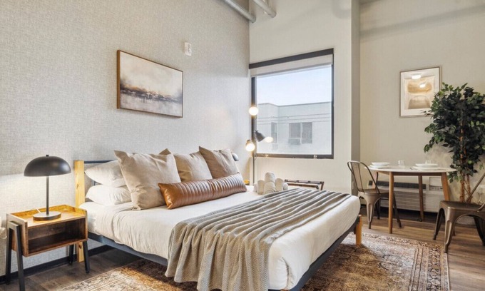 Fairmount Apartment | Oasis Studio with Rooftop, Gym, Game Rm, Pet friendly