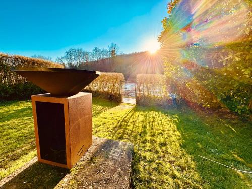 Tilff Apartment | Oboho - Le gîte bohème (Pieds dans l’eau - Lit King Size - Jardin)