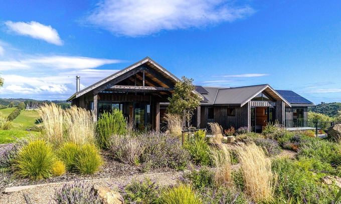 Onetangi Cabin | Obsidian Villa and Yurts by Waiheke Pure